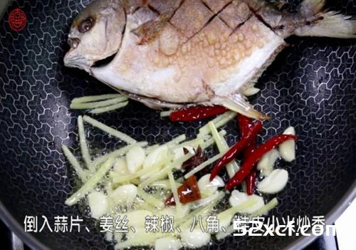 豆香鲳鱼的做法