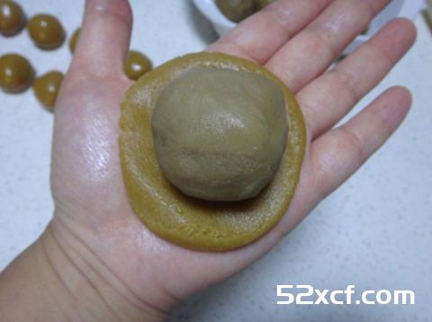黑糖咖啡百丽广式月饼的做法