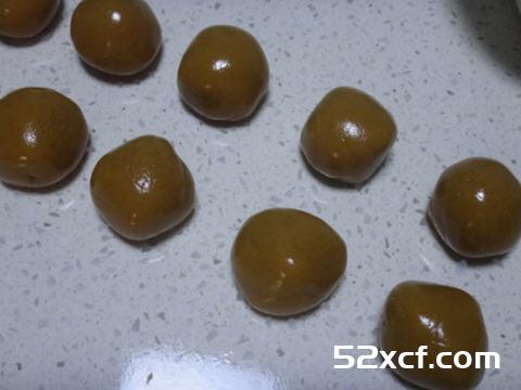 黑糖咖啡百丽广式月饼的做法