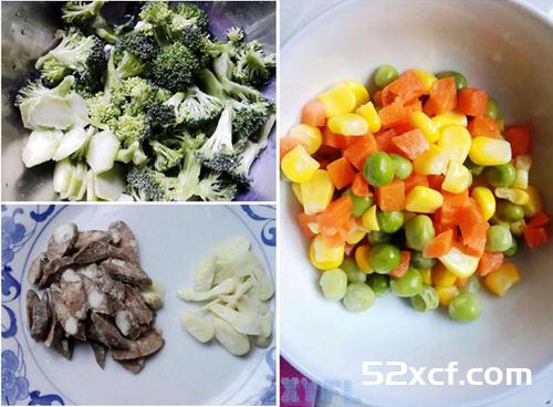 什锦西兰花炒腊肠的做法