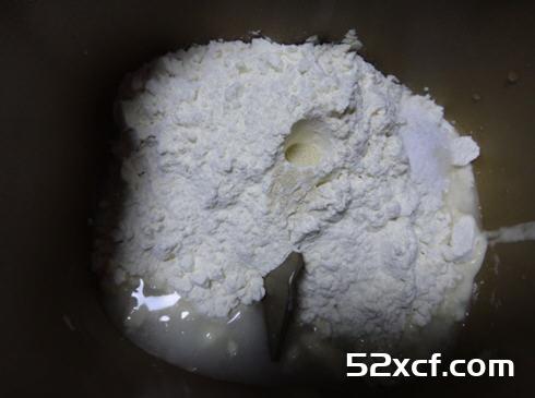目鱼汁海鲜碧根果披萨的做法