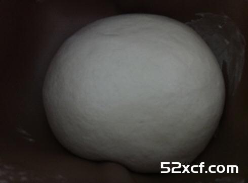 目鱼汁海鲜碧根果披萨的做法