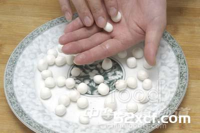 冰镇果香圆子的做法