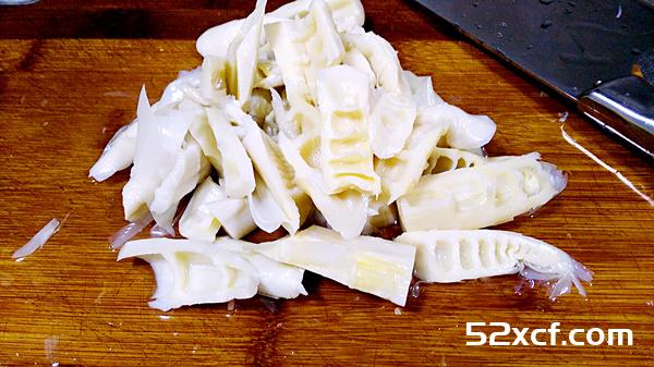 竹笋烧鸡腿肉的做法