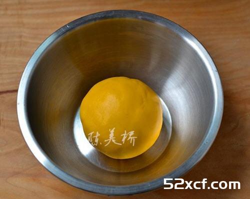 椰香南瓜糯米团的做法