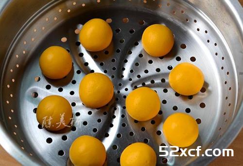 椰香南瓜糯米团的做法