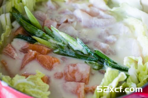 豆乳味噌海陆土手锅的做法