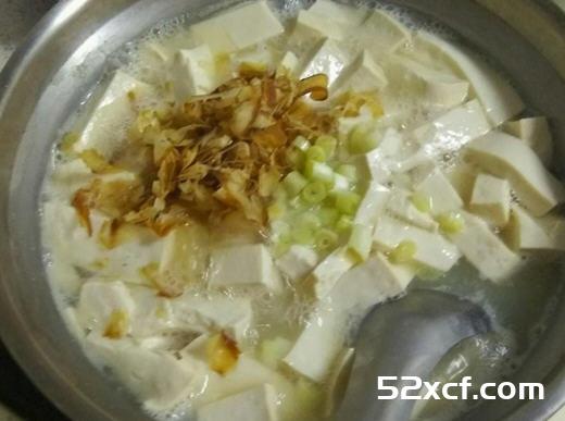 柴鱼味增豆腐汤的做法