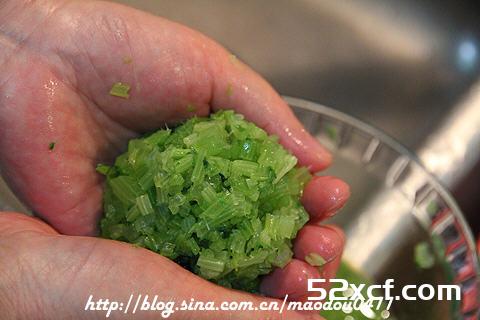 芹菜猪肉饺子馅的做法