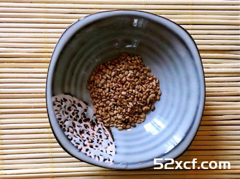 鱼子酱绿茶饭的做法