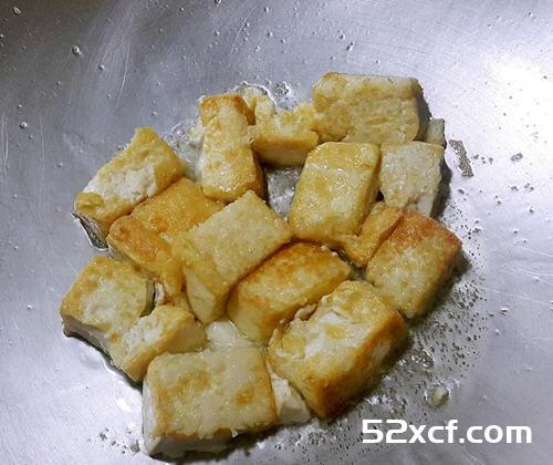 三杯皮蛋豆腐的做法