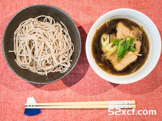 日本葱烧猪肉荞麦沾面的做法