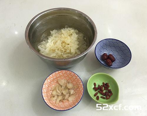 百合银耳汁的做法