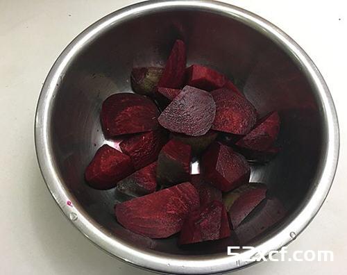 甜菜汁莲花馍的做法