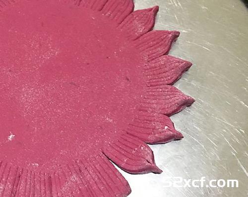 甜菜汁莲花馍的做法