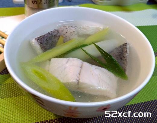 蒜苗鲈鱼清汤怎么煮好喝的制作方法图解-我爱下厨房