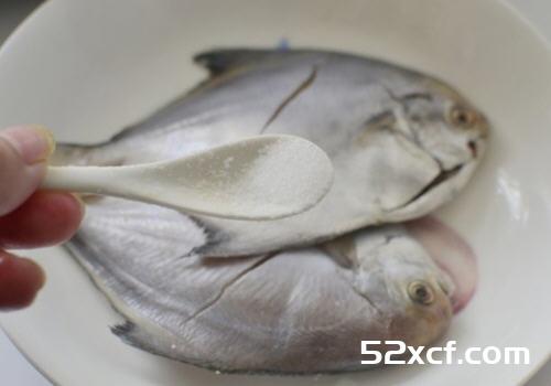 清蒸小鲳鱼的做法