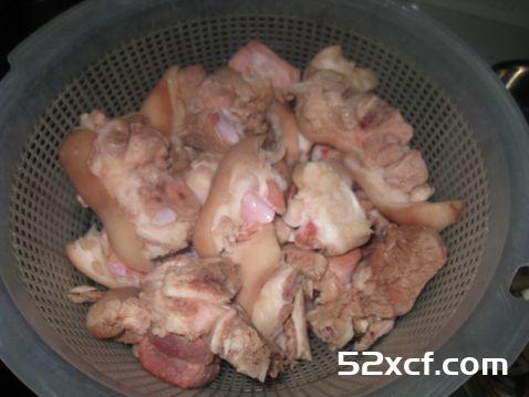 通草猪蹄汤的做法