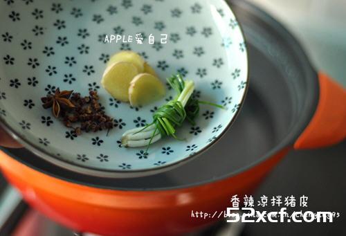 香辣凉拌猪皮的做法