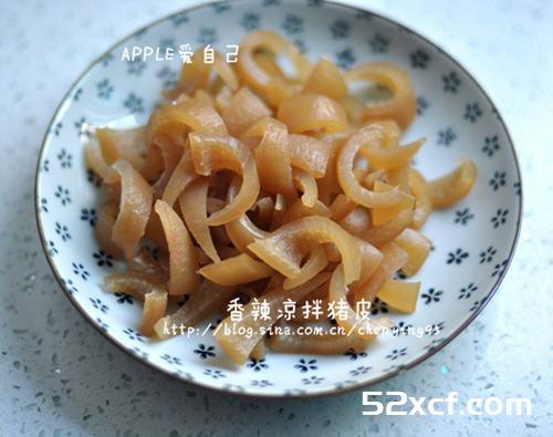 香辣凉拌猪皮的做法
