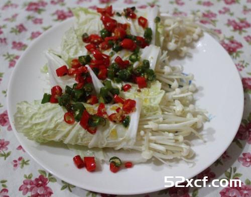 金针菇素菜卷的做法