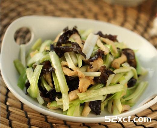 韭黄木耳炒鸡丝的做法