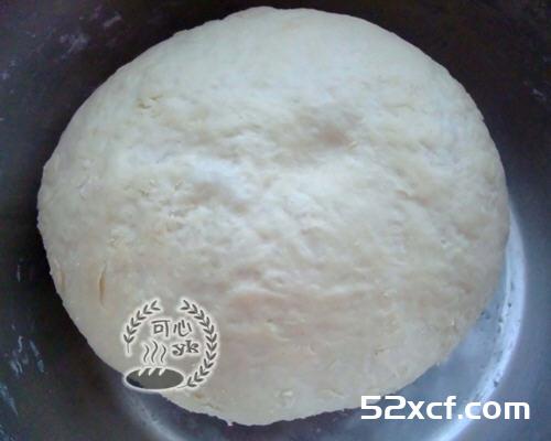 四股辫子圣诞花环面包的做法