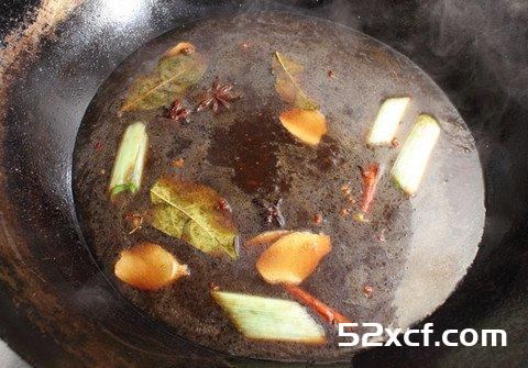 酱香炖棒骨的做法