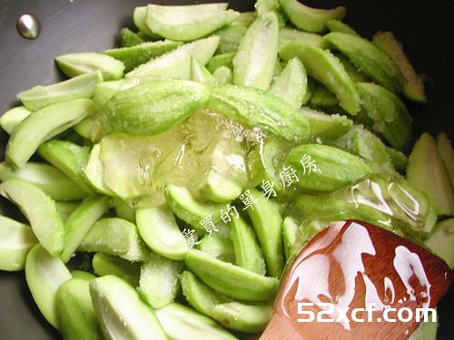 青芒果蜜饯的做法