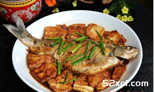 老豆腐烧鳊鱼的做法