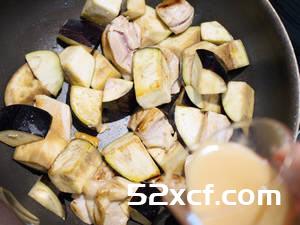 味增茄子炒鸡肉的做法