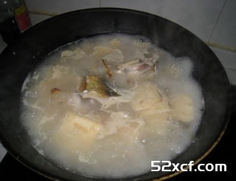 粉葛鲮鱼汤的做法