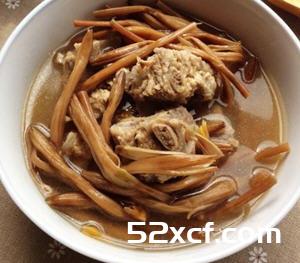 黄花菜脊骨汤的