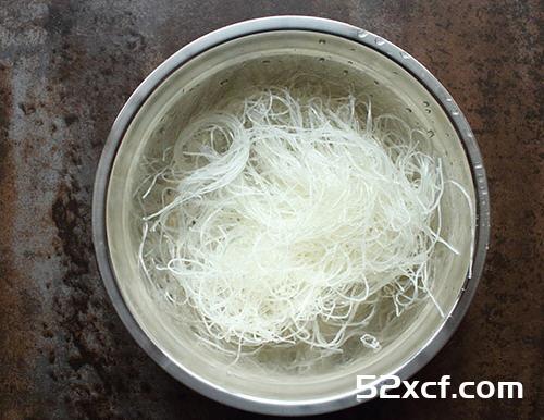 私房鲜虾粉丝煲的做法