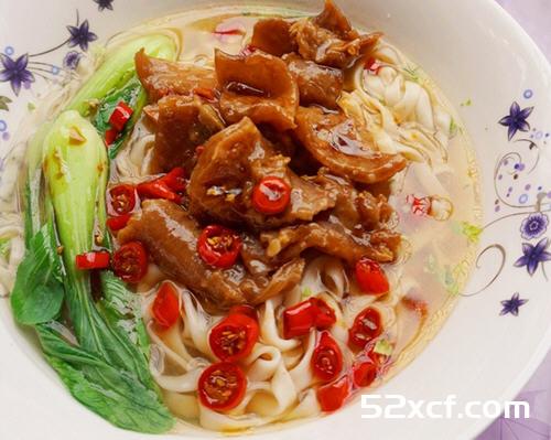 牛杂汤面的做法