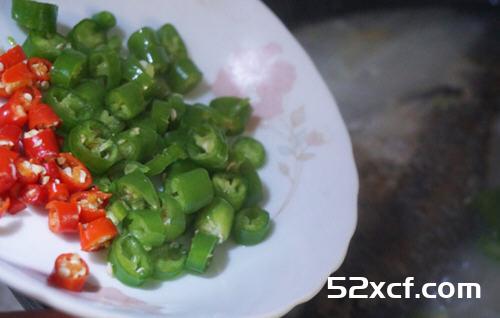 白萝卜丝鲫鱼汤的做法