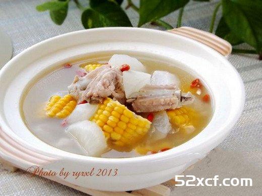 萝卜玉米排骨汤的做法