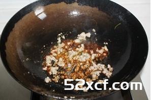 肉燥葱油面的做法