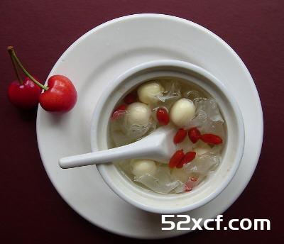 银耳莲子羹的做法教