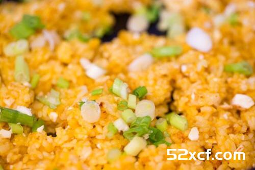 XO酱咸蛋南瓜炒饭的做法
