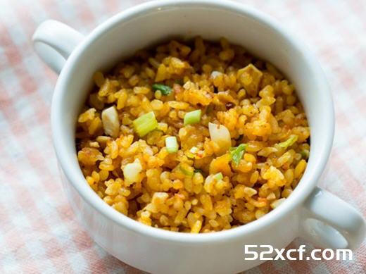 XO酱咸蛋南瓜炒饭的做法