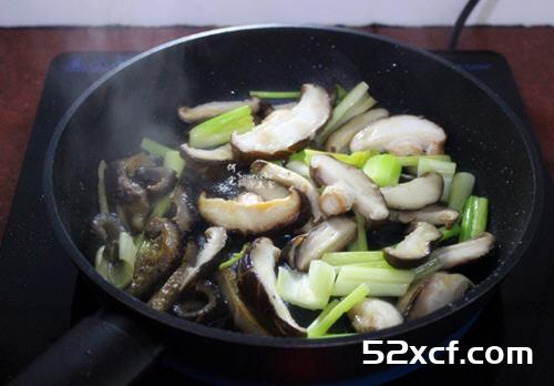 麻油爆炒红极参的做法