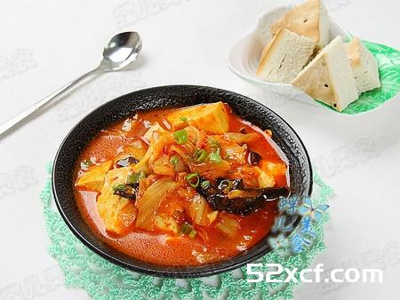 黑木耳豆腐泡菜锅的做法
