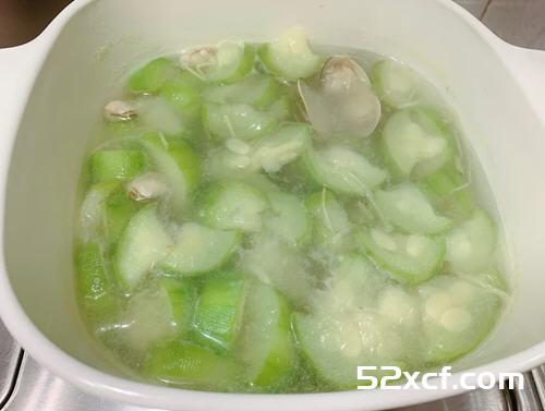 水煮丝瓜蛤蜊清汤的做法-图解丝瓜蛤蜊清汤怎么做好喝 -我爱下厨房