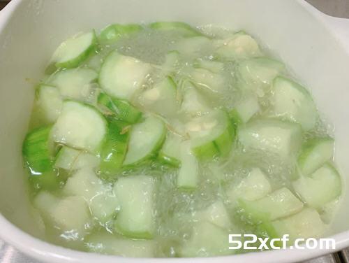 水煮丝瓜蛤蜊清汤的做法-图解丝瓜蛤蜊清汤怎么做好喝 -我爱下厨房