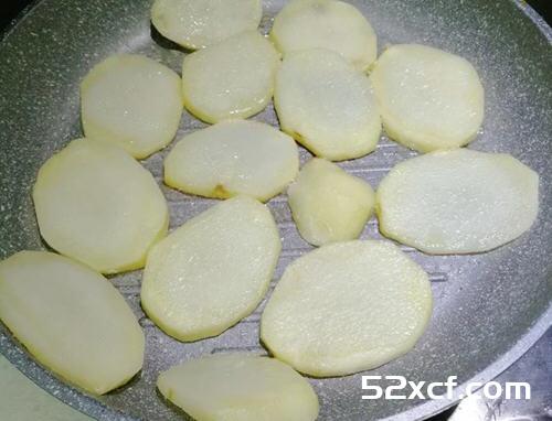 微波炉煎马铃薯片的做法