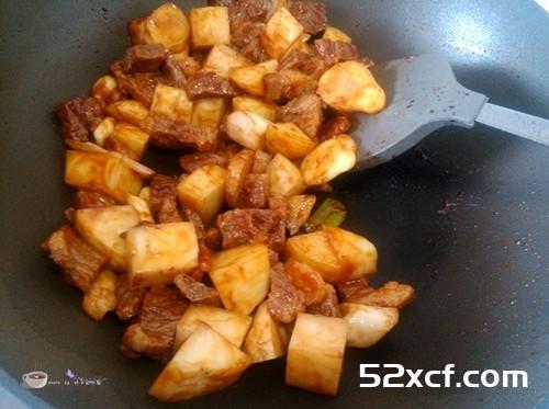 番茄酱土豆烧牛肉的做法