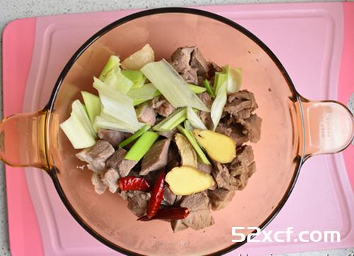 清香羊肉滋补锅的做法