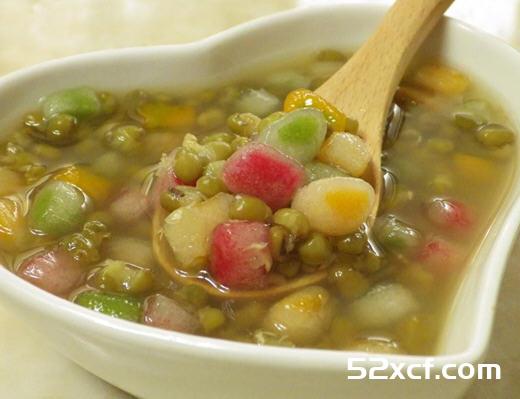 粉彩脆圆绿豆汤的做法