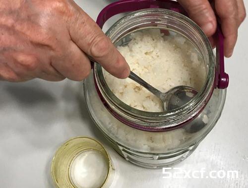 电饭煲做客家娘酒的方法